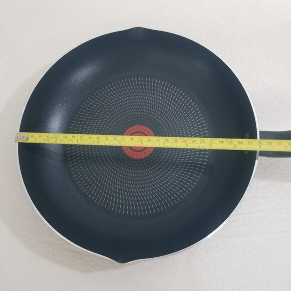 T-Fal Red Heat Mastery Non-Stick11" Skillet Saute Fry Pan Pour Spout Sides - Picture 12 of 13